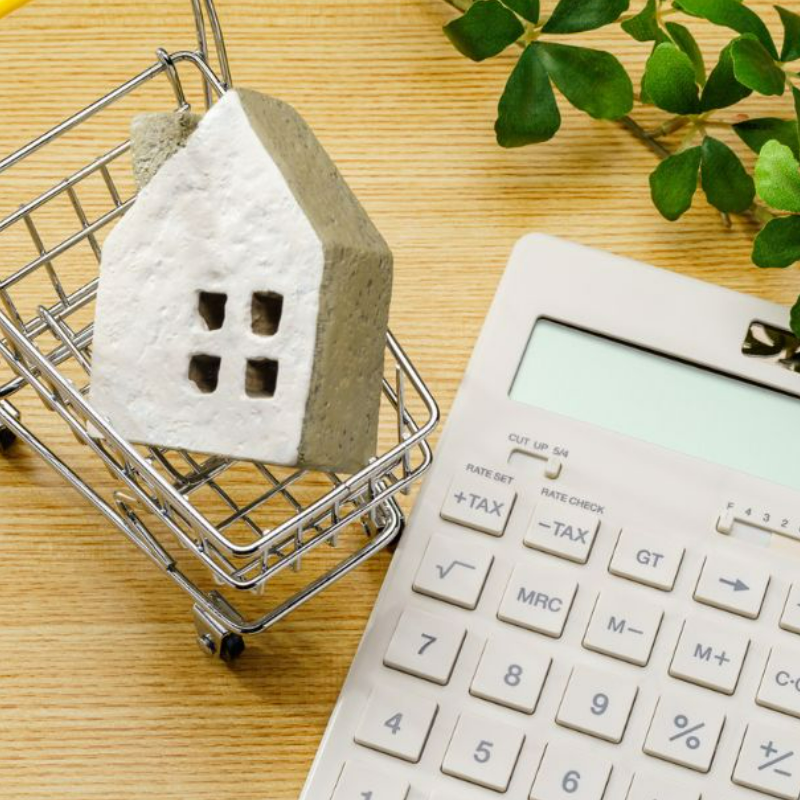 Calculadora de gastos de compra de vivienda en Andalucía con estimación orientativa de impuestos y gastos asociados.