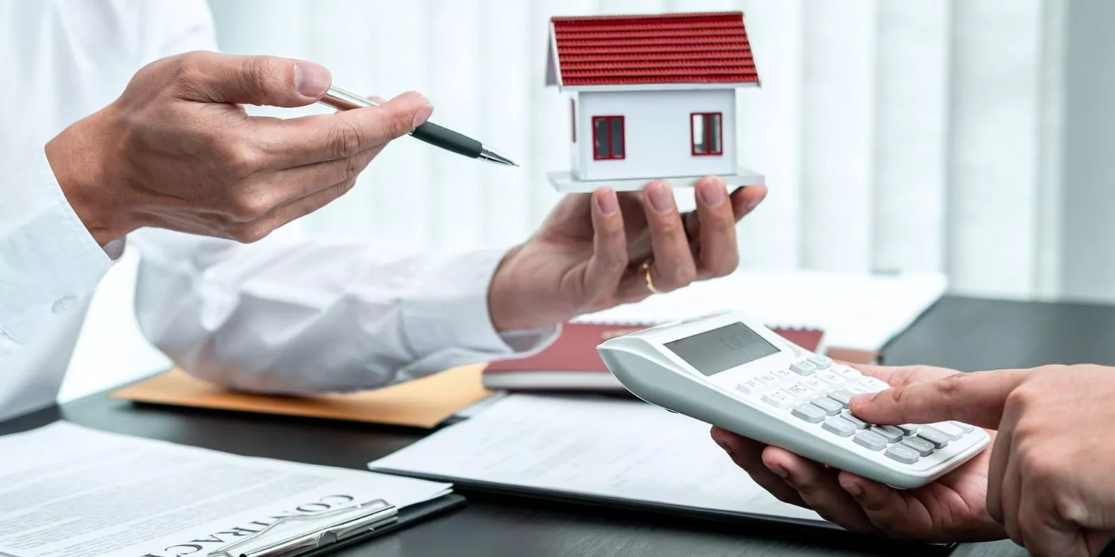 Tasación inmobiliaria de una vivienda en El Ejido para conocer su valor de mercado.